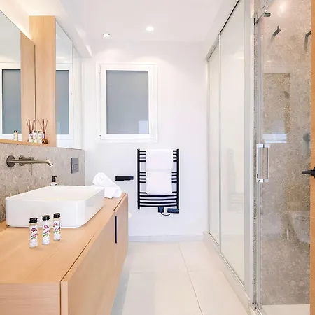 Prestige Croisette - With Panoramic Terrace And Sea View In * Cannes