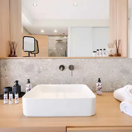 Prestige Croisette - With Panoramic Terrace And Sea View In Cannes