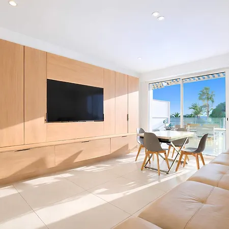 Prestige Croisette - With Panoramic Terrace And Sea View In * Cannes