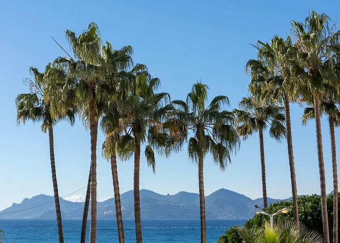 Apartment Prestige Croisette - With Panoramic Terrace And Sea View In