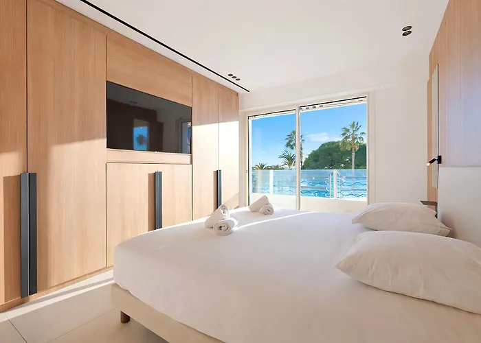 Prestige Croisette - With Panoramic Terrace And Sea View In Apartment