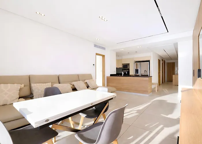 Prestige Croisette - With Panoramic Terrace And Sea View In Cannes