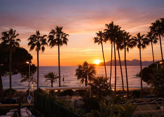 Prestige Croisette - With Panoramic Terrace And Sea View In *