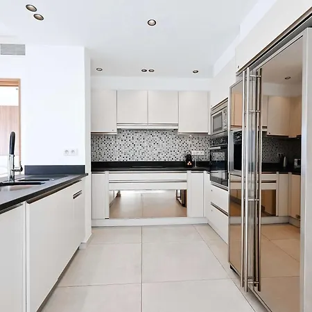 شقة Prestige Croisette - With Panoramic Terrace And Sea View In *